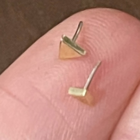 (SOLD) ⭐️BVLA Triangle bent end yellow (ONE) - Picture 5 of 9